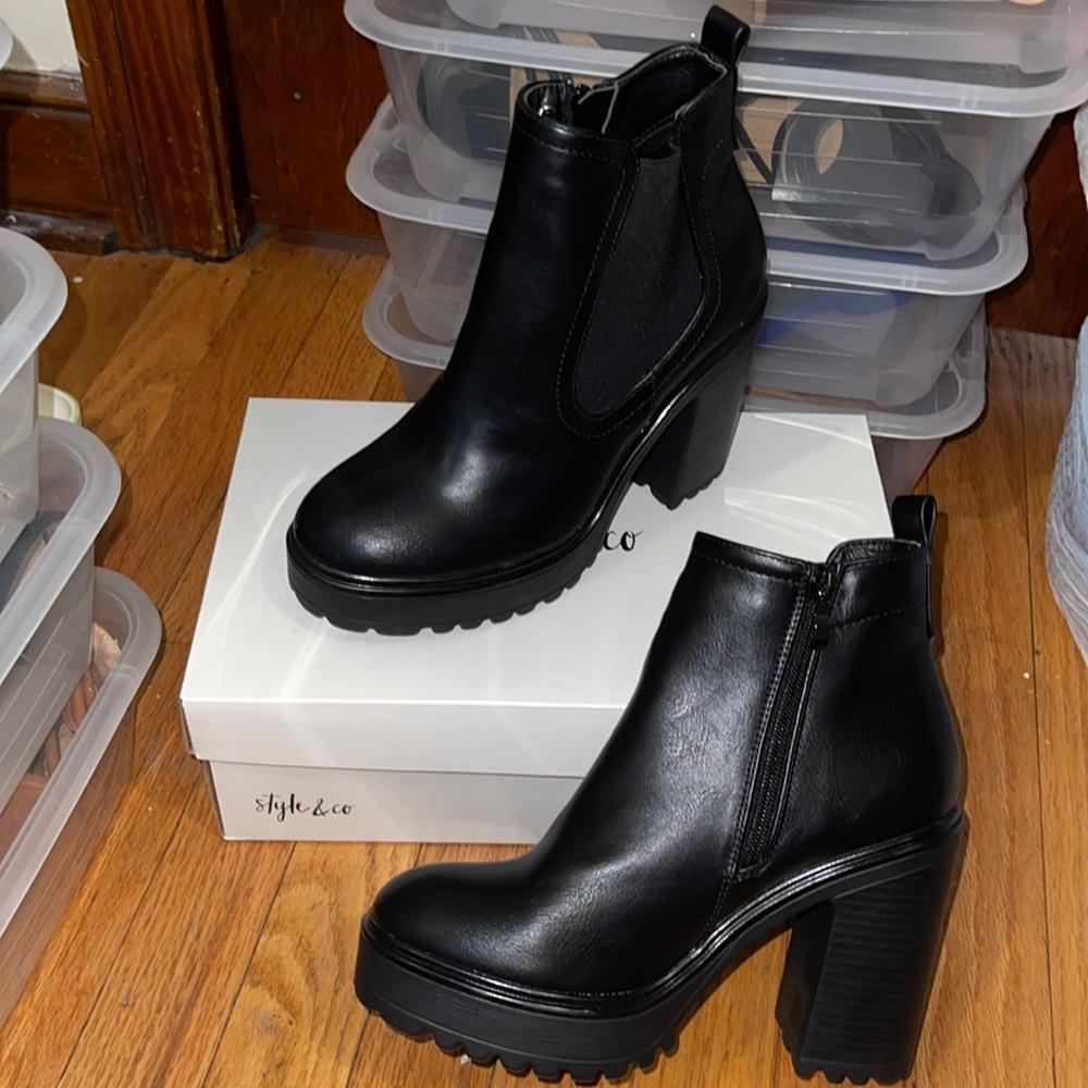 Brand new black heeled boots